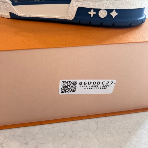 Louis Vuitton Trainer Monogram Denim - Picture 4 of 6